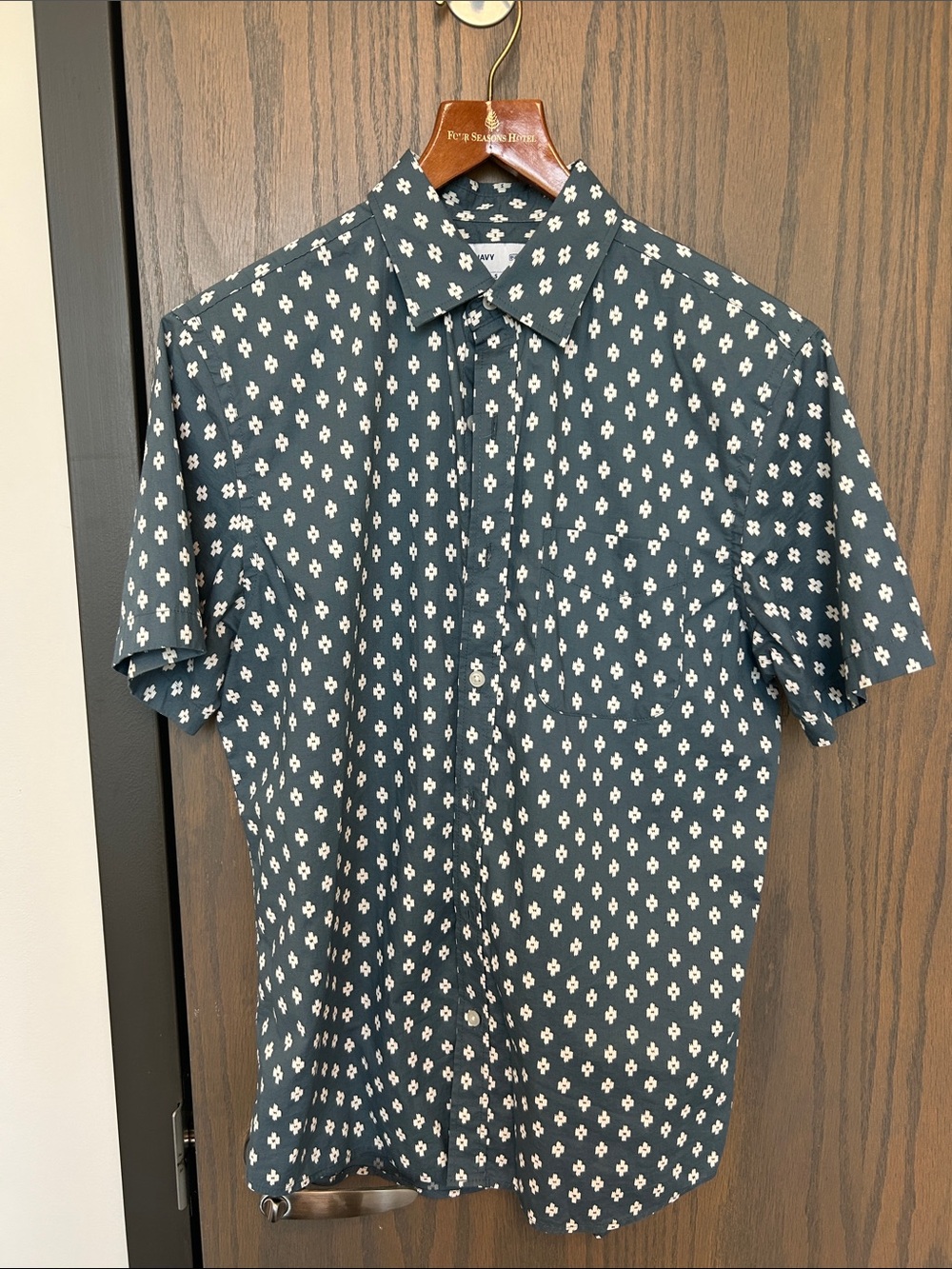 Old Navy Men's Short-Sleeve Button-Down Shirt in Blue with White Print
